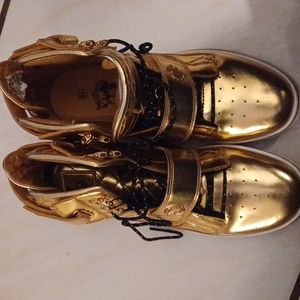 Vlado golden sneakers, size 7